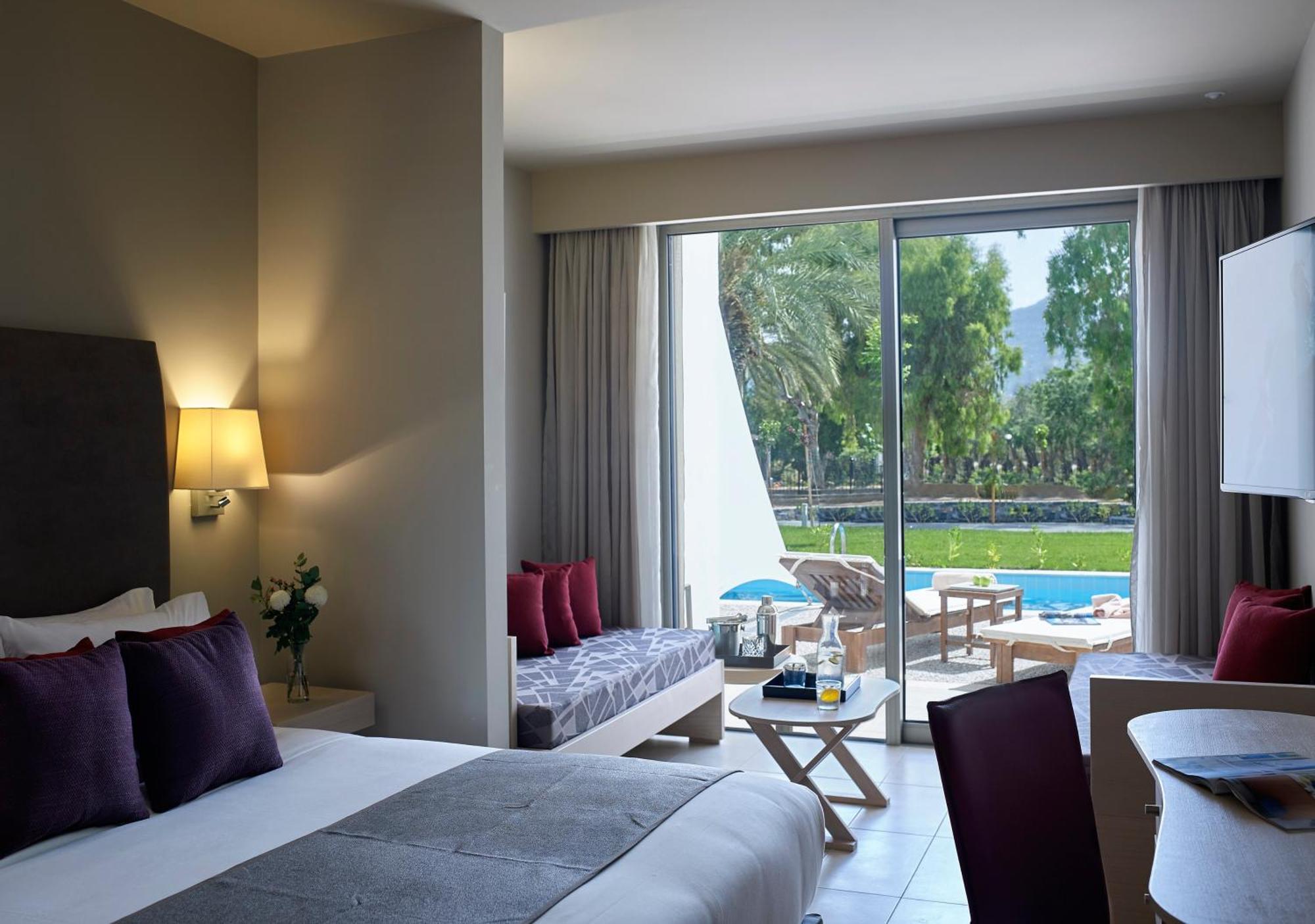 Hotel Atlantica Akti Zeus 4*